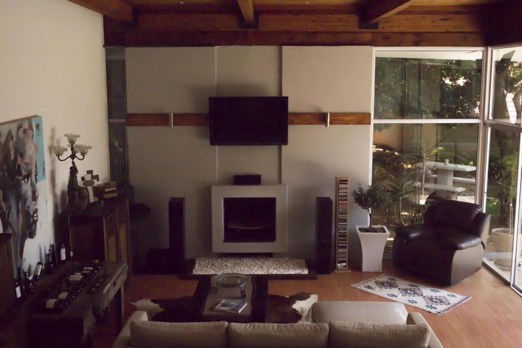 Luxury Upmarket Guesthouse 20 On 4Th Rustenburg Kültér fotó
