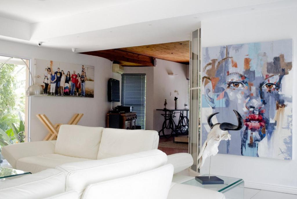 Luxury Upmarket Guesthouse 20 On 4Th Rustenburg Kültér fotó