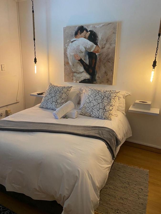 Luxury Upmarket Guesthouse 20 On 4Th Rustenburg Kültér fotó