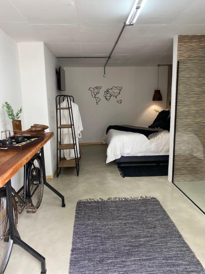 Luxury Upmarket Guesthouse 20 On 4Th Rustenburg Kültér fotó