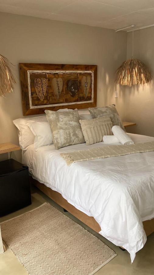 Luxury Upmarket Guesthouse 20 On 4Th Rustenburg Kültér fotó