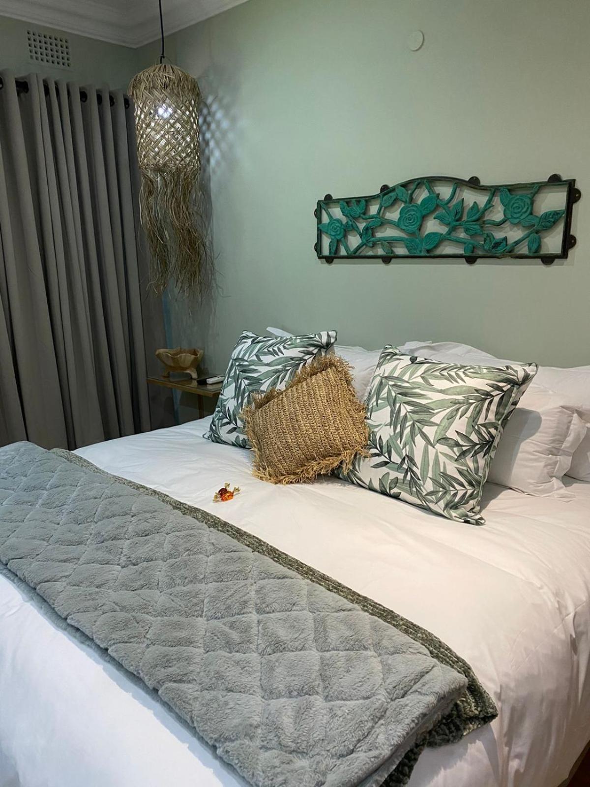 Luxury Upmarket Guesthouse 20 On 4Th Rustenburg Kültér fotó