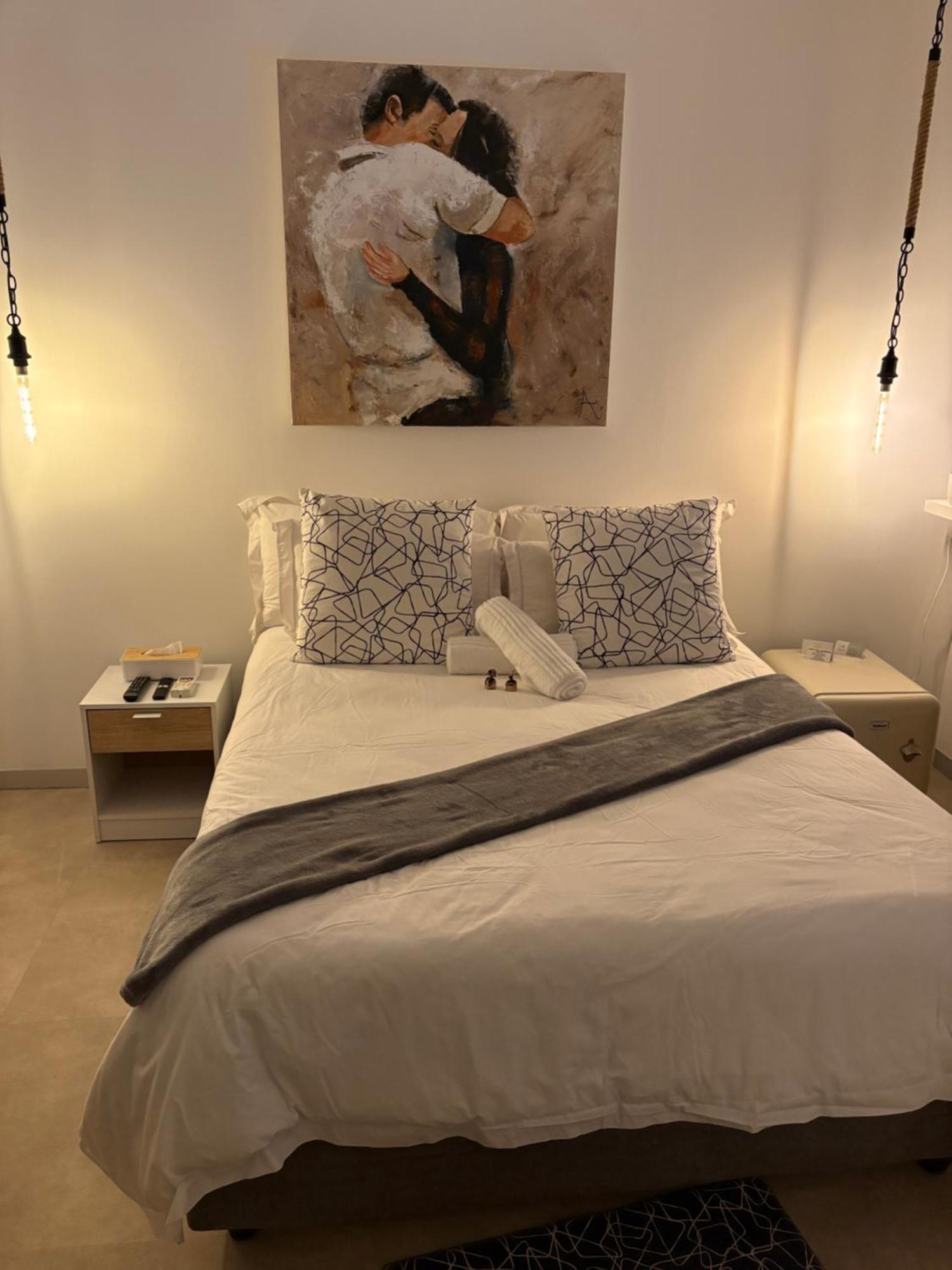 Luxury Upmarket Guesthouse 20 On 4Th Rustenburg Kültér fotó