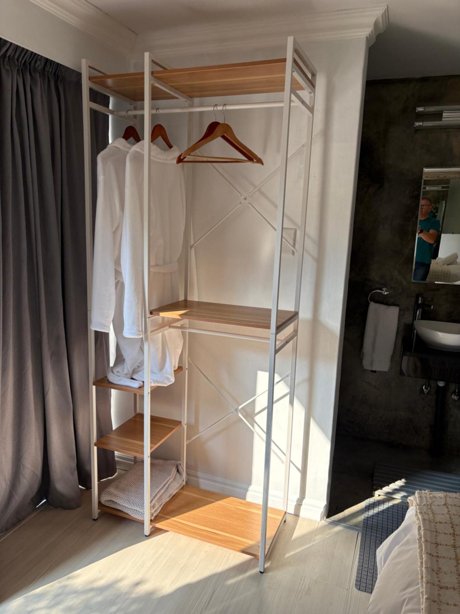 Luxury Upmarket Guesthouse 20 On 4Th Rustenburg Kültér fotó