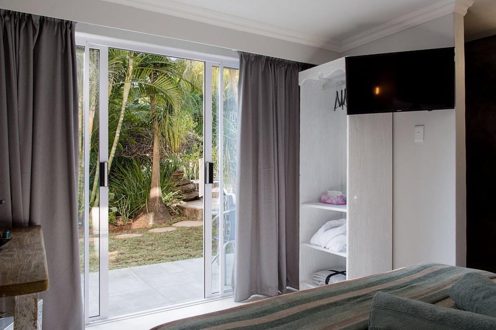 Luxury Upmarket Guesthouse 20 On 4Th Rustenburg Kültér fotó